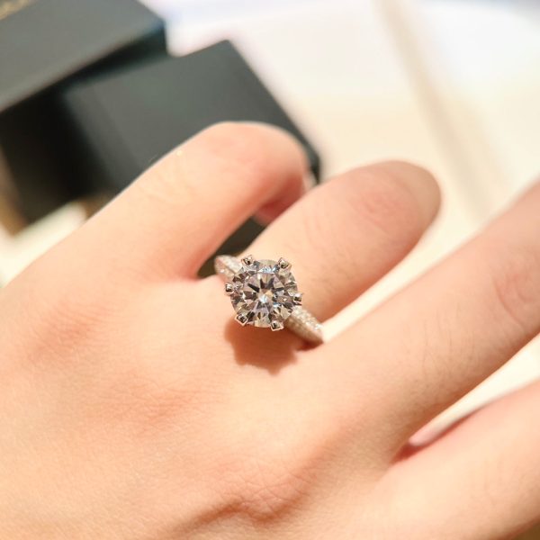 18K T Pavé Tiffany Setting Engagement Ring - 图片 2