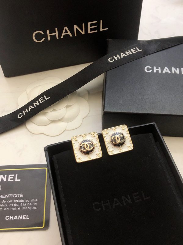 18K Vintage CC Earrings - Image 3