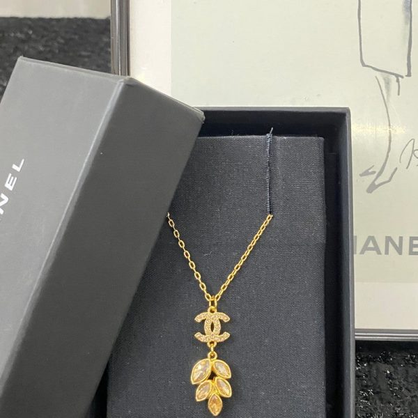 18K CC Flower Crystal Necklace - Image 4