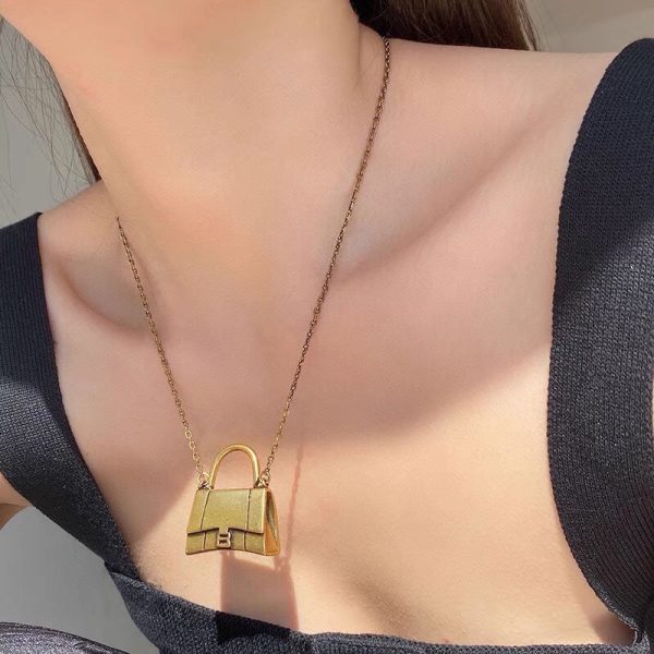 18K BB Hourglass Bag Necklace - Image 3