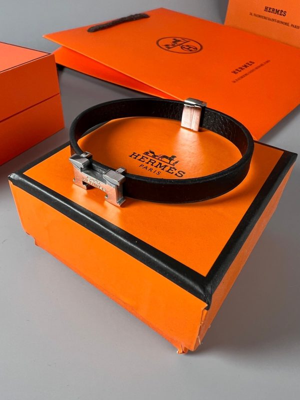 18K Belt Black H Bracelet - Image 3
