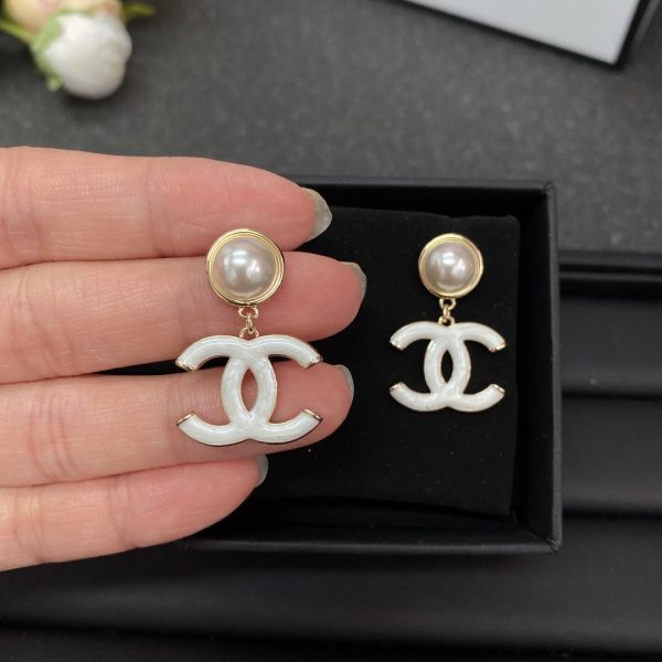 18K CC White Pearl Earrings - 图片 2