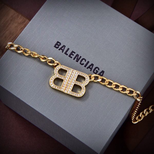 18K BB Icon Chain Diamonds Necklace - Image 4
