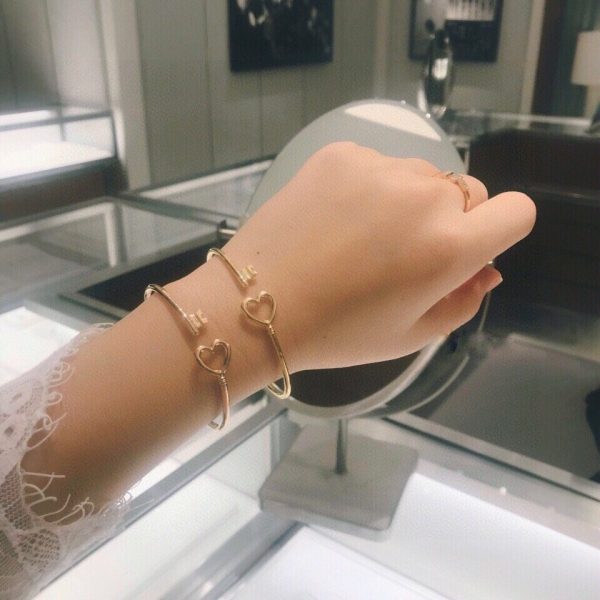 18K T Heart Key Wire Bracelet - 图片 7