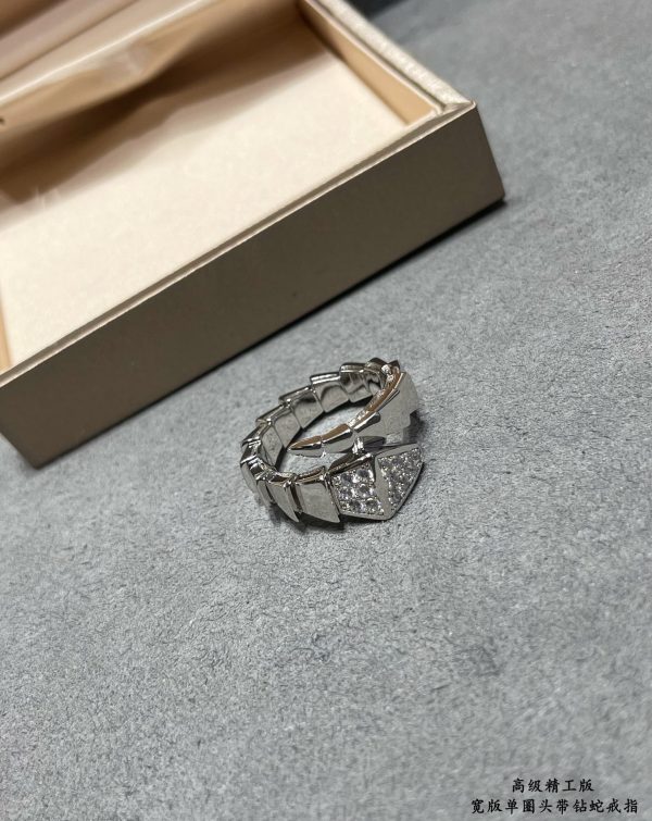 18K BV Serpenti Viper Head Diamond Ring - Image 5