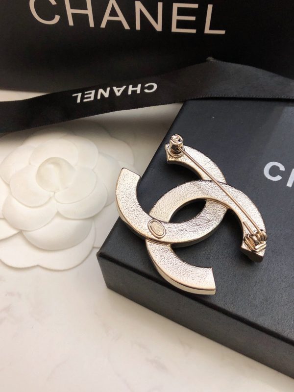 18K CC Peals Brooch - Image 3