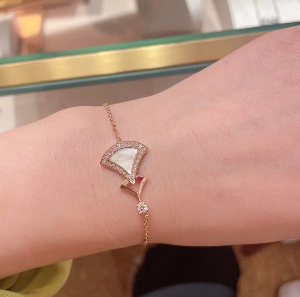 18K BV Divas' Dream Pearl Bracelet - Image 5