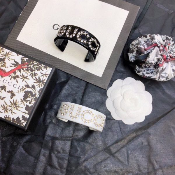 Double G Crystal Black & White Cuff Bracelet - 图片 12