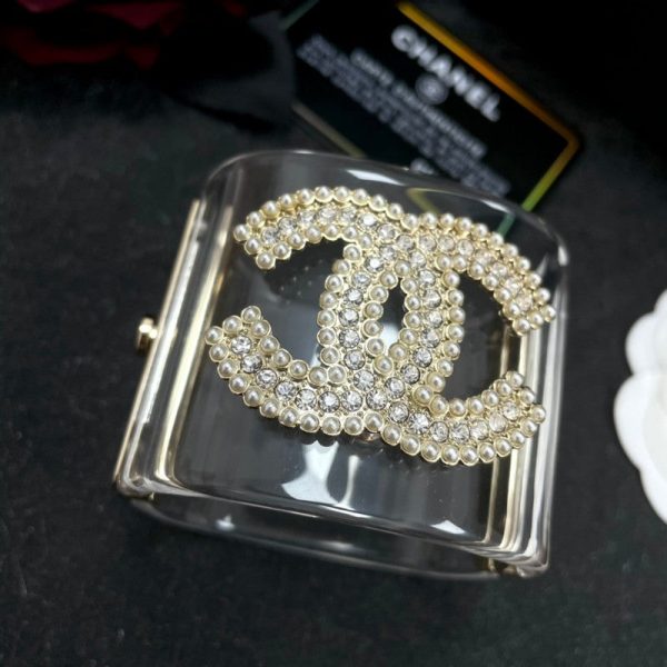 18K CC Transparent Pearl Logo Cuff Bracelet - 图片 3