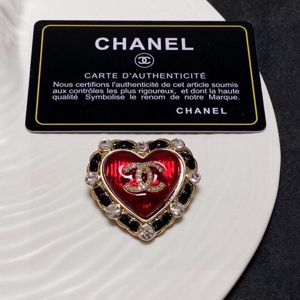 18K CC Red Crystal Heart Brooch - Image 3