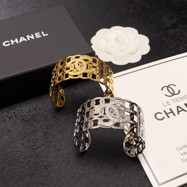 18K CC Vintage Cuff Bracelet - Image 3