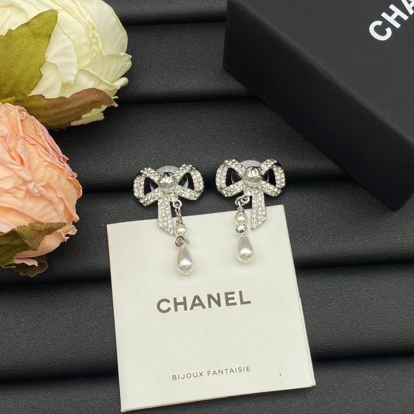 18K CC Butterfly Pearl Earrings - Image 4