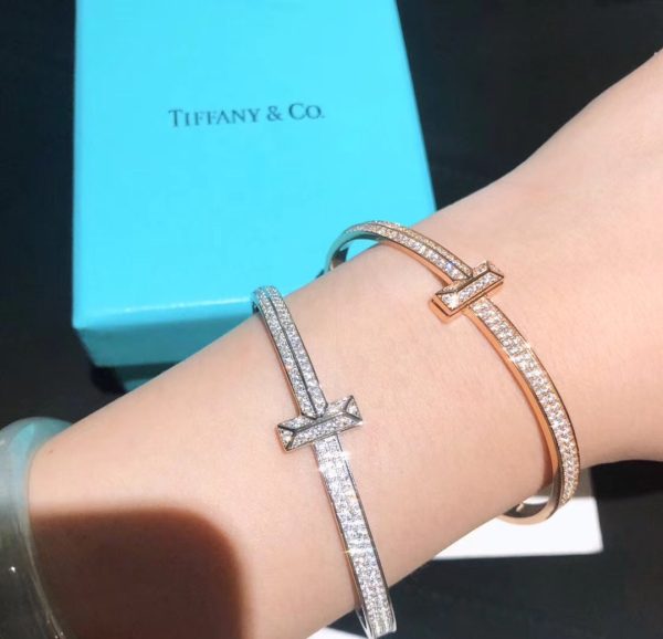 18K T1 Wide Diamond Hinged Bangle Bracelet - 图片 5