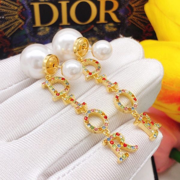18K CD Color Crystal Script Earrings - 图片 3