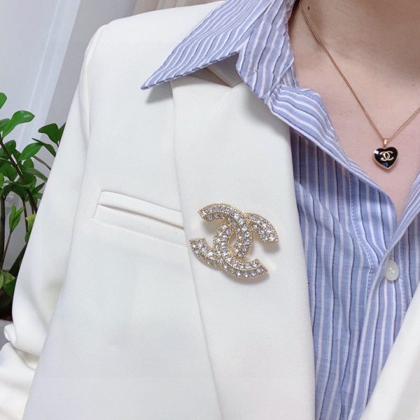 18K CC Diamonds Brooch - Image 5