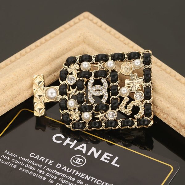 18K CC Bottle Strass Brooch - Image 4