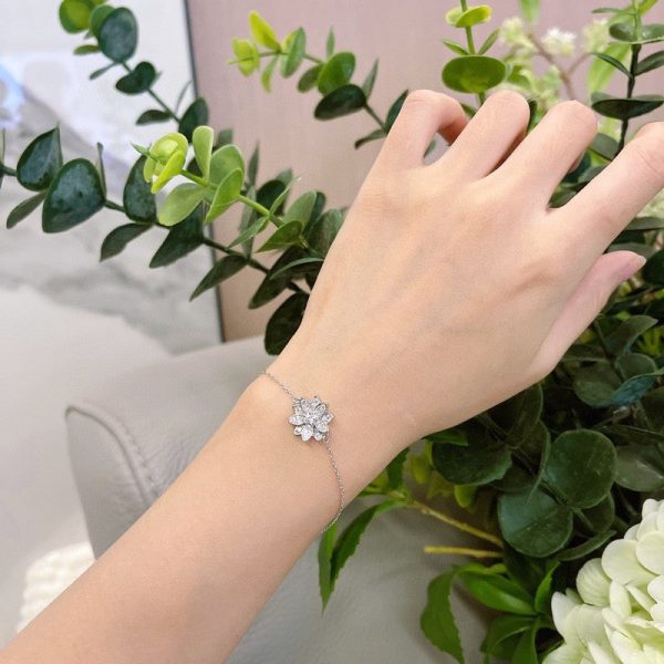18K Lotus Openwork Bracelet - 图片 5