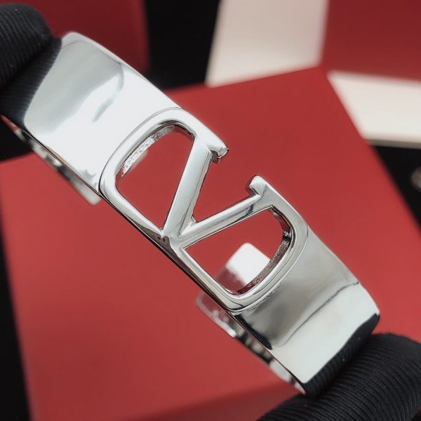 18K Vlogo Cuff Bracelet - Image 4