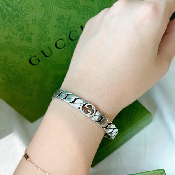 Double G Interlocking G Rigid Bracelet - Image 3