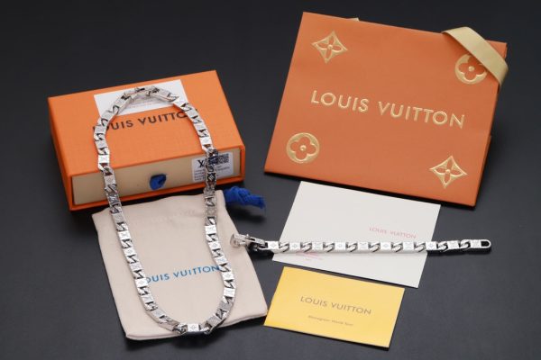 18K Louis Monogram Tied Up Necklace - 图片 3