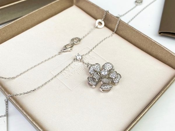 18K BV DIVAS' DREAM Necklace - Image 5