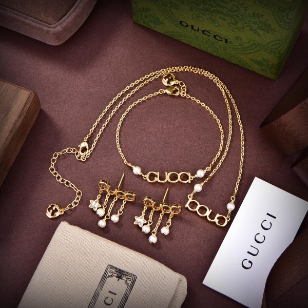 18K Double G Script Pearl Earrings - 图片 3