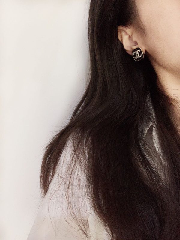 18K CC Square Resin Diamond Earrings - 图片 2