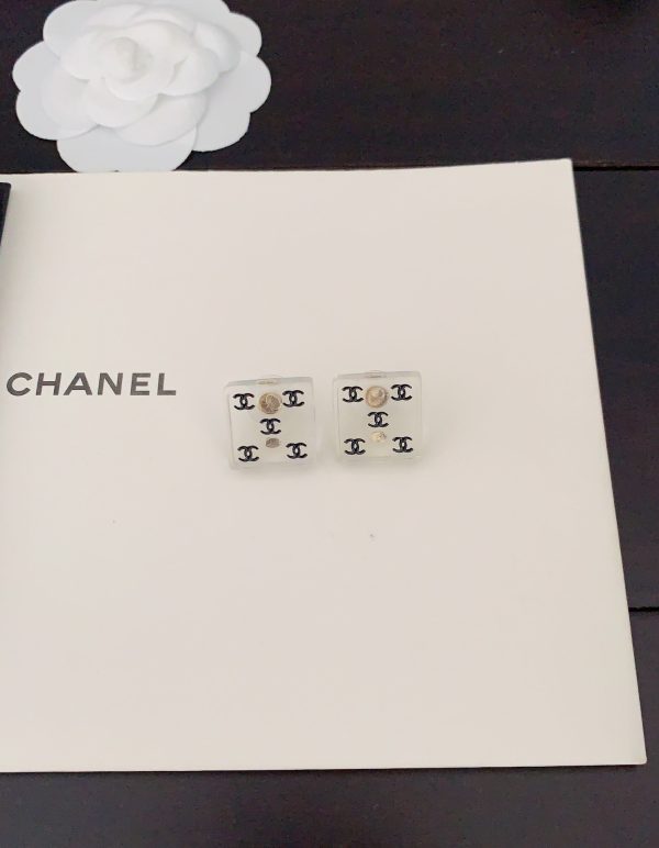 18K CC Transparent Resin Earrings - 图片 3