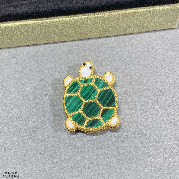 18K Lucky Animals Turtle Clip Brooch - Image 3