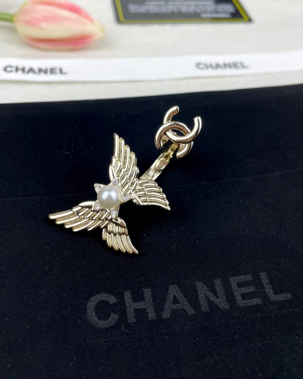 18K CC Butterfly Open Ring - Image 3
