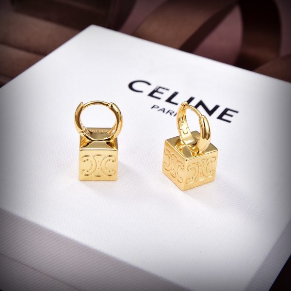 18K Triomphe Box Hoops Earrings