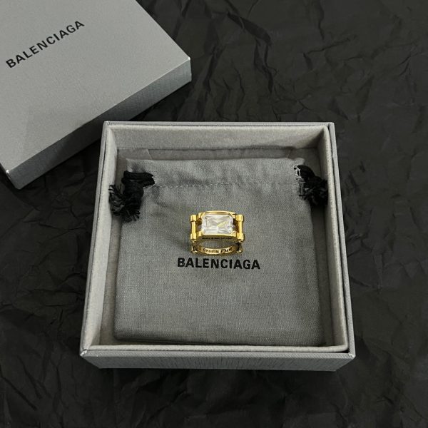 18K BB Crystal Ring - Image 5