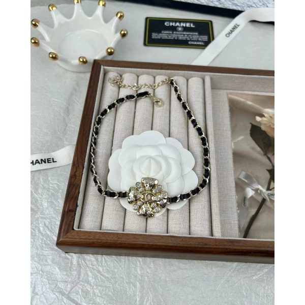 18K CC Black Leather Flower Necklace - 图片 5