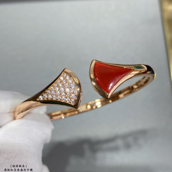 18K BV DIVAS' DREAM Carnelian Bangle Bracelet - Image 8