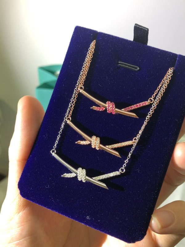 18K T Knot Pendant Diamond Necklace - 图片 6