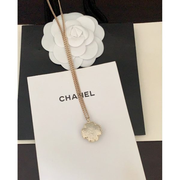 18K CC Camellia Pearl Necklace - Image 4