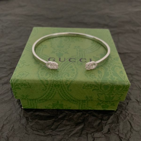 18K Double G Running Diamond Cuff Bracelet - 图片 7