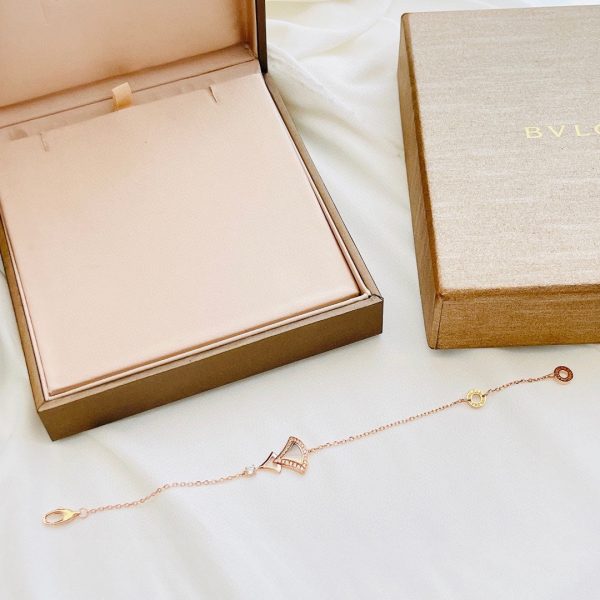 18K BV Divas' Dream Pearl Bracelet - Image 7