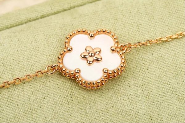 18K Lucky Spring Plum Blossom Bracelet - 图片 9