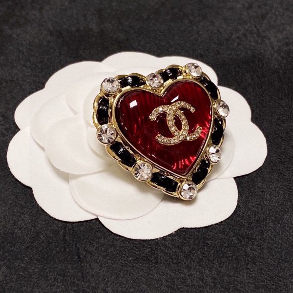 18K CC Red Crystal Heart Brooch - Image 4
