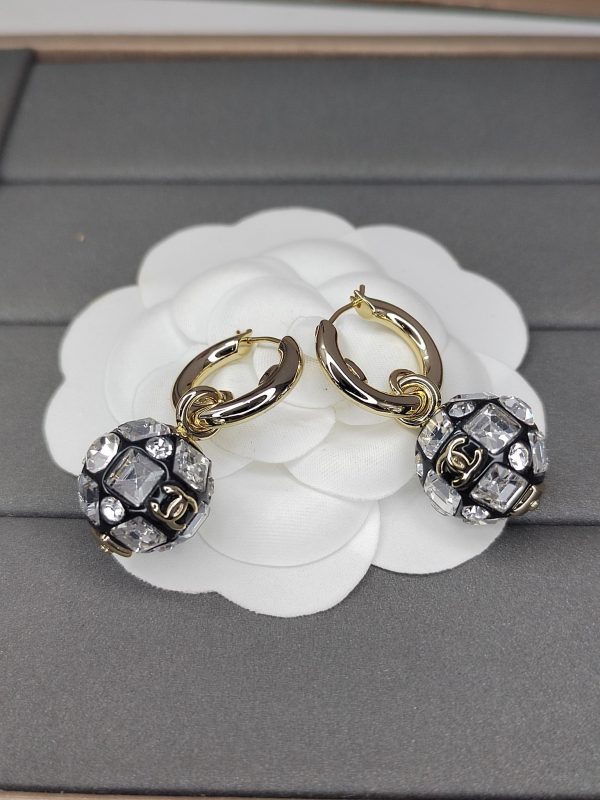18K CC Ball Crystals Earrings - 图片 4