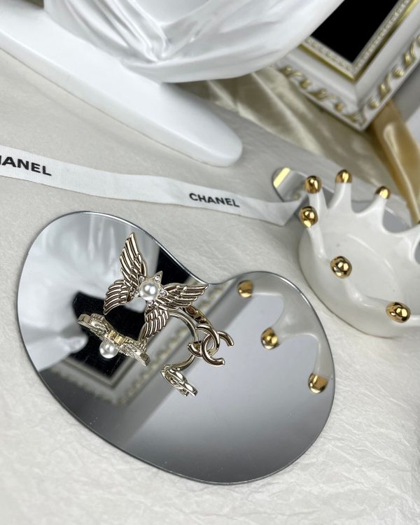 18K CC Butterfly Open Ring - Image 4