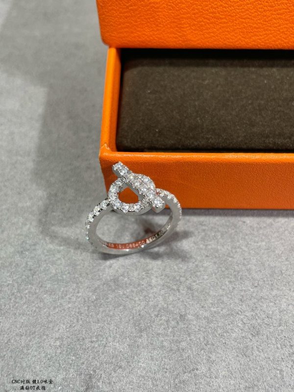 18K Finesse Diamond White Gold H Ring - 图片 8