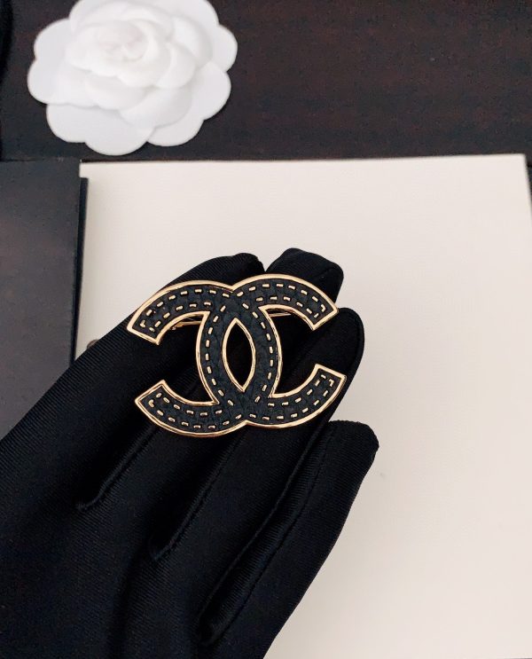 18K CC Black Brooch - Image 2