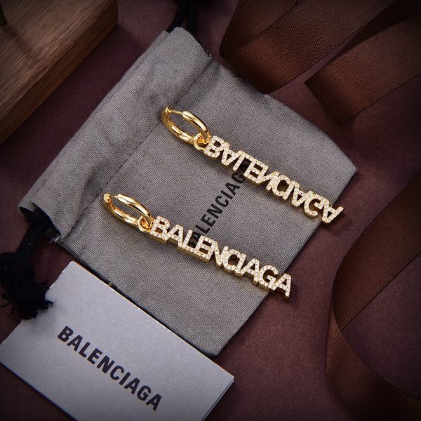 18K BB Typo Mirror Hoop Crystals Earrings - 图片 3