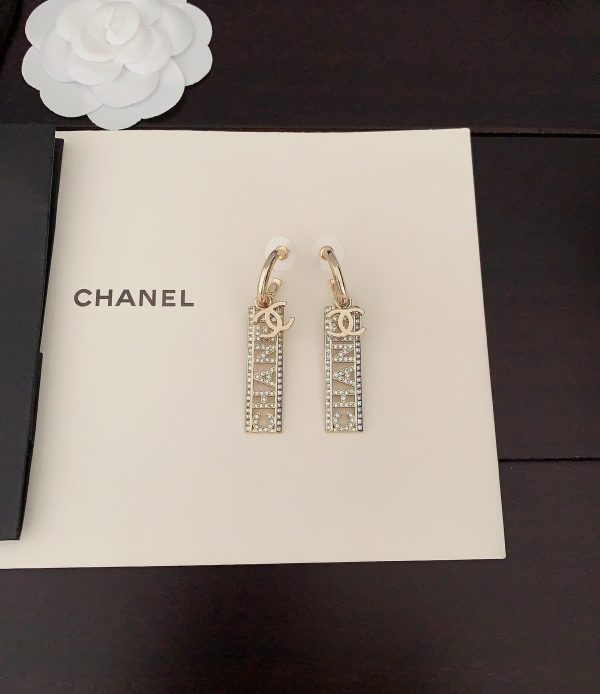 18K CC Crystals Long Letter Earrings - 图片 4