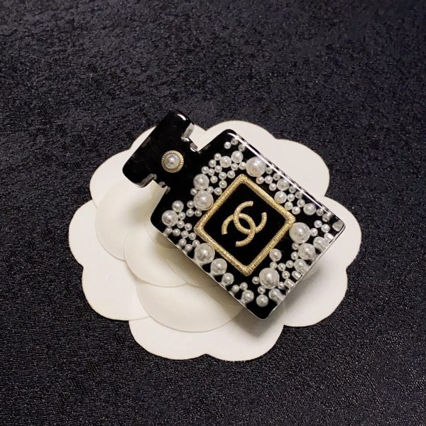 18K CC Bottle Brooch - Image 6