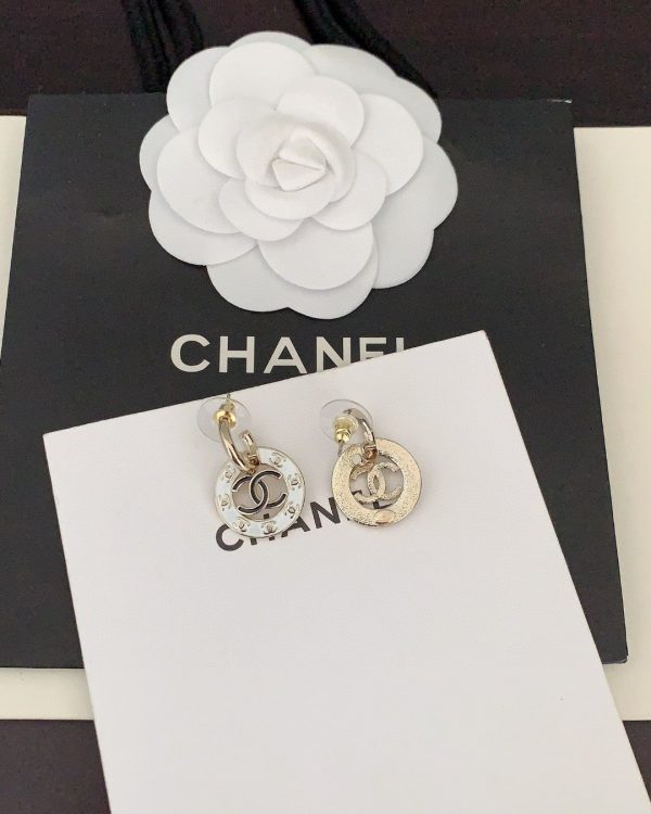 18K CC Circle Earrings - Image 4