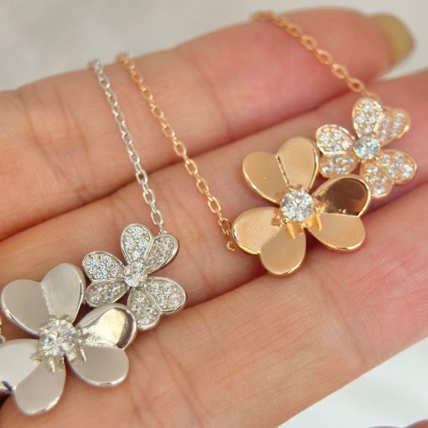 18K Frivole Clover Clover Necklace - Image 16
