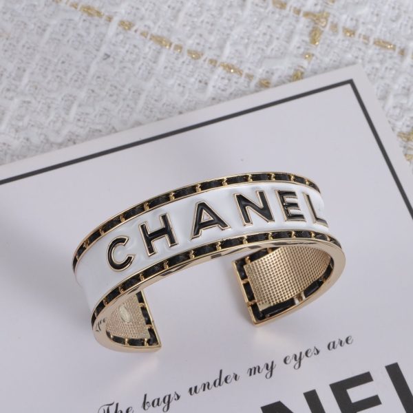 18K CC White Cuff Bracelet - Image 4